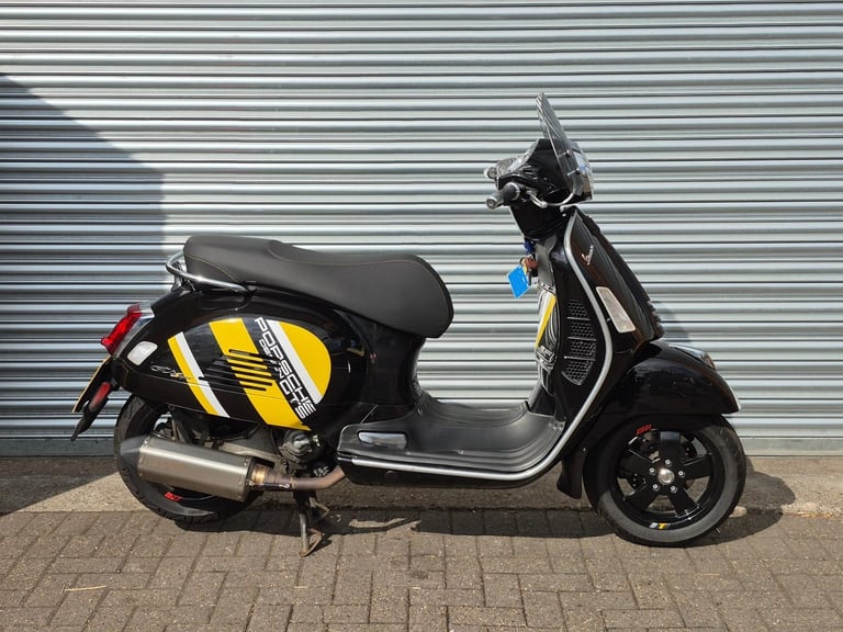 Piaggio Vespa GTS 300 Supertech HPE