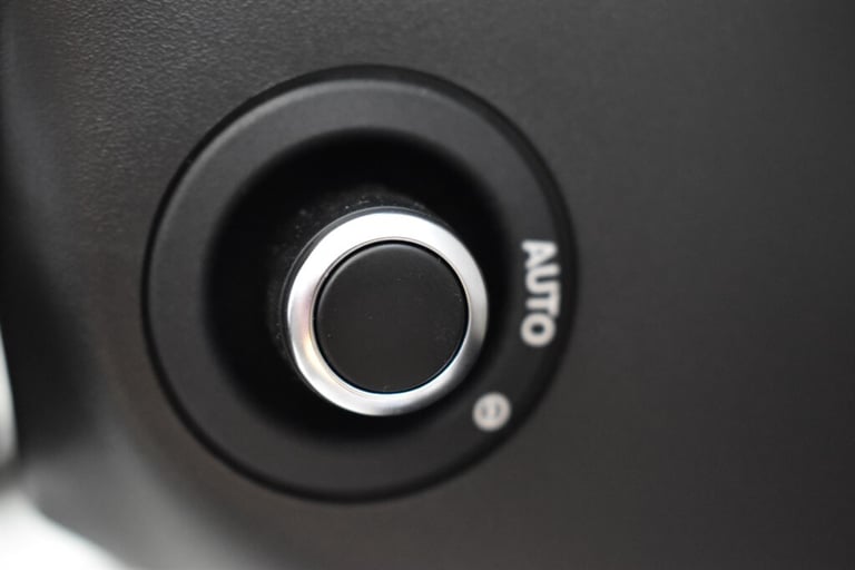 2014 Land Rover Range Rover V8 AUTOBIOGRAPHY+11 Services carried out! Estate Petrol Automatic