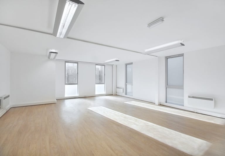 Private Offices From 8 to 190 desks in Aldgate East E1