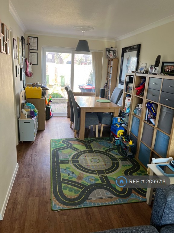 3 bedroom house in Keats Close, Newport Pagnell, MK16 (3 bed) (#2099718)