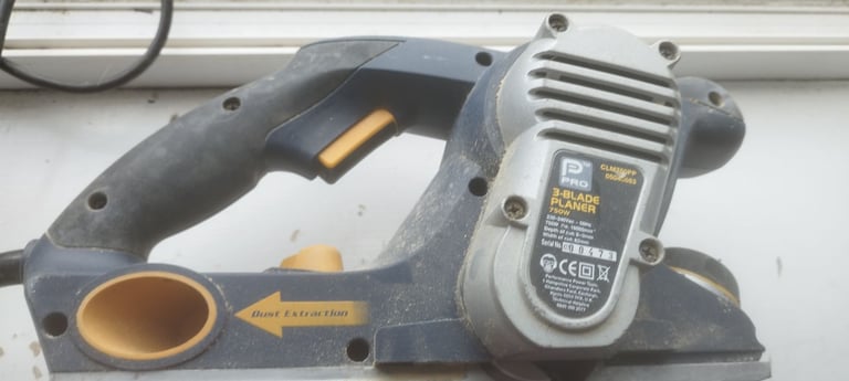 image for Performance Power Pro 3-Blade Planer CLM750PP 750W Electric Wood Planer 82mm