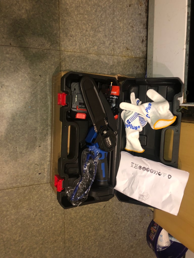 image for 21volt cordless chainsaw 