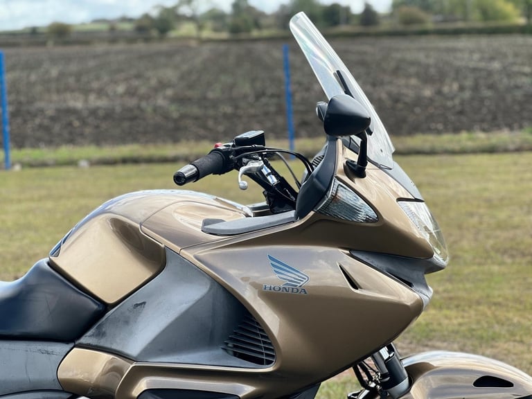 2007 Honda Deauville NT700 ABS Full Luggage Budget Bike MOT & HPI FAST DELIVERY