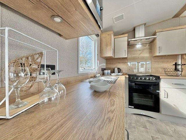 BRAND NEW STATIC CARAVAN FOR SALE AT BROADLAND SANDS HOLIDAY PARK - 11.5 MONTH OWNER SEASON