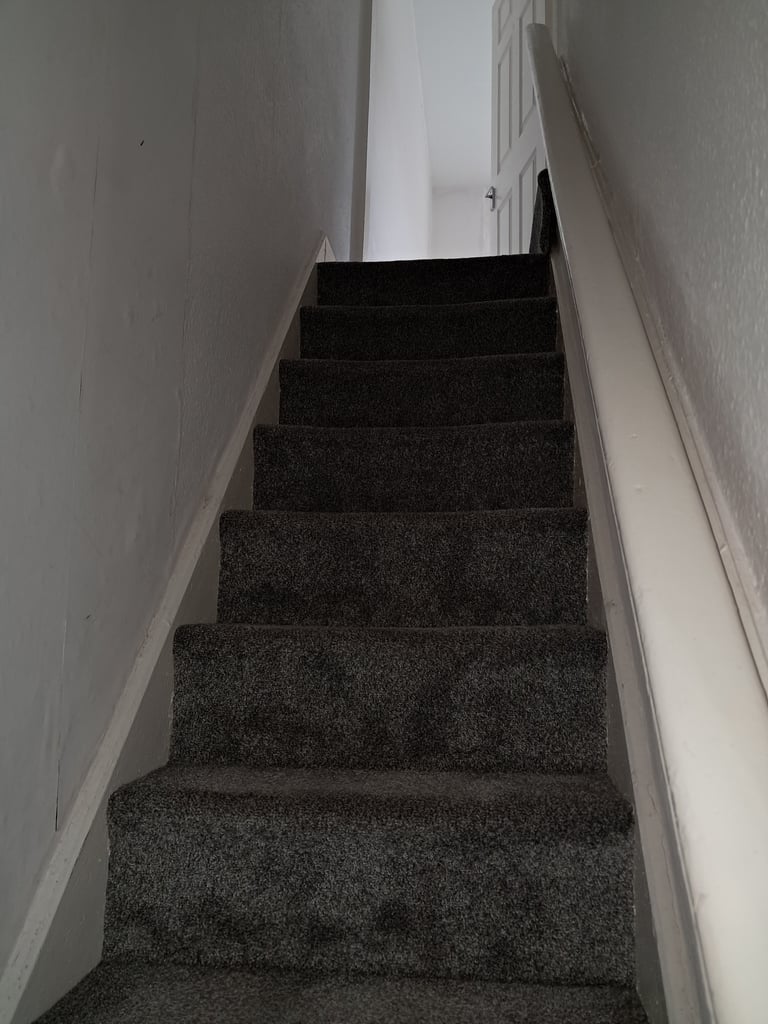 Two bedroom Entire House to Rent in Oldham Town Centre 
