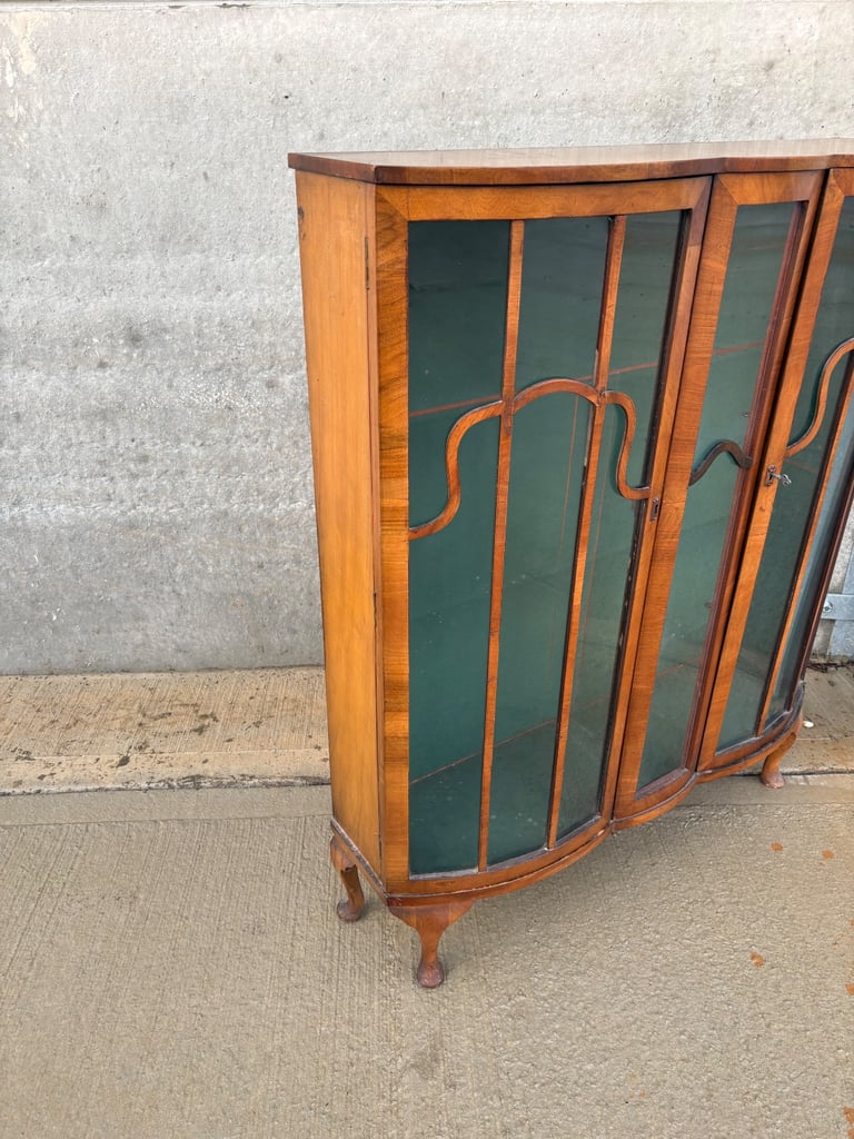 1930 art deco Spriggs & co display cabinet 