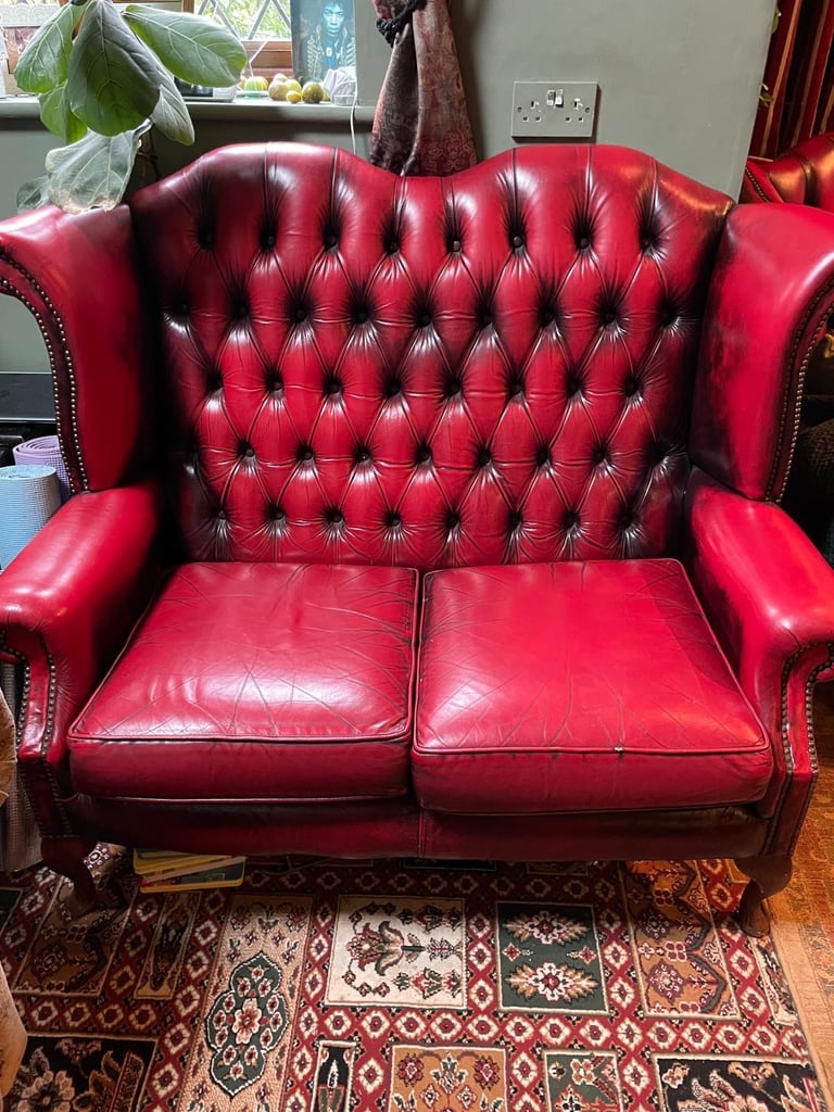 Oxblood red chesterfield sofa 