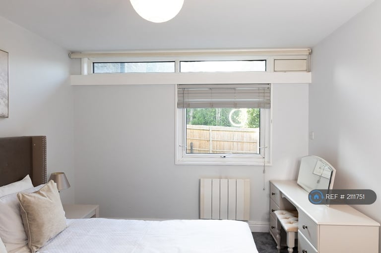 2 bedroom flat in Kent, Kent, CT1 (2 bed) (#2111751)