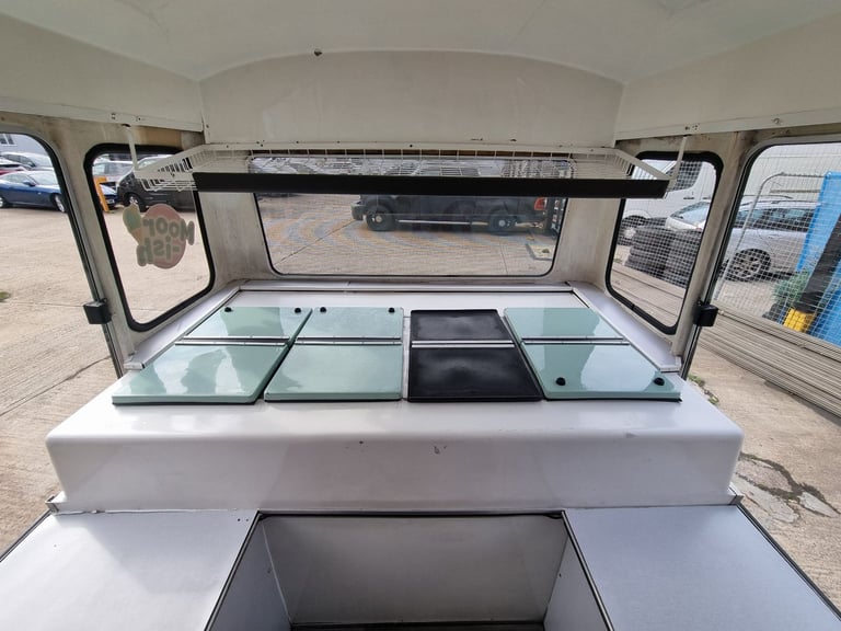 Ford, TRANSIT 100 SWB, Panel Van, 2000, 2496 (cc)