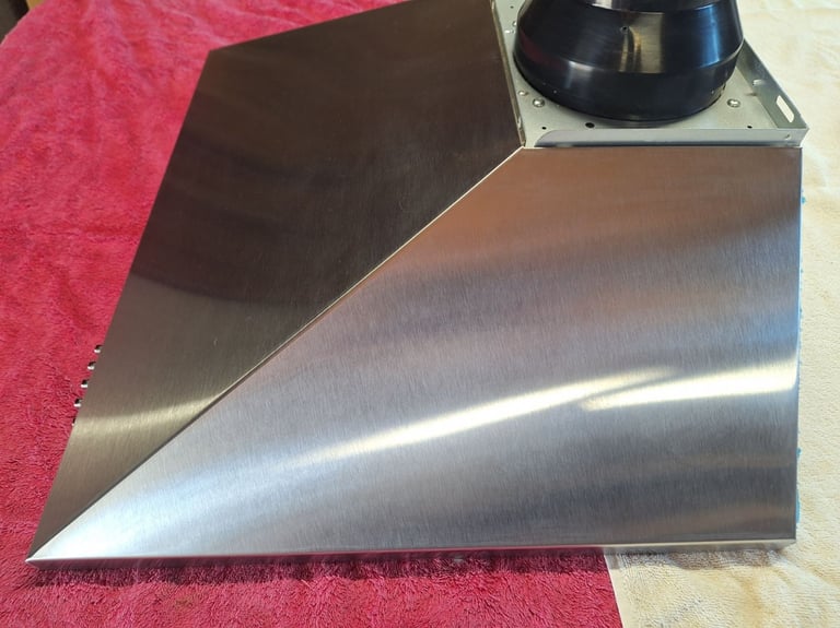 🌟 Stylish 60cm Stainless Steel Extractor Hood – Excellent Condition 🌟 