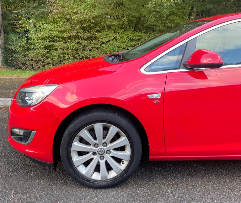 Vauxhall, ASTRA, Hatchback, 2014, Manual, 1956 (cc), 5 doors