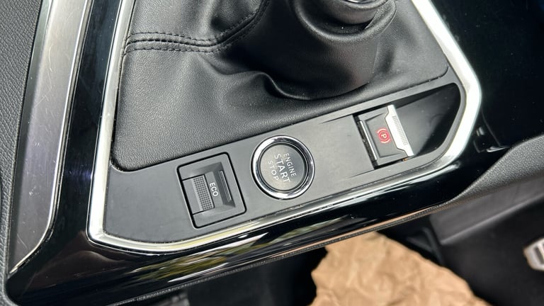 2022 Peugeot 3008 1.2 PureTech Allure Premium + SUV 5dr Petrol Manual Euro 6 (s/s) (130 ps) SUV P...