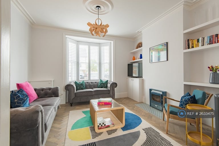 3 bedroom house in Gladstone Road, Whitstable, CT5 (3 bed) (#2633475)