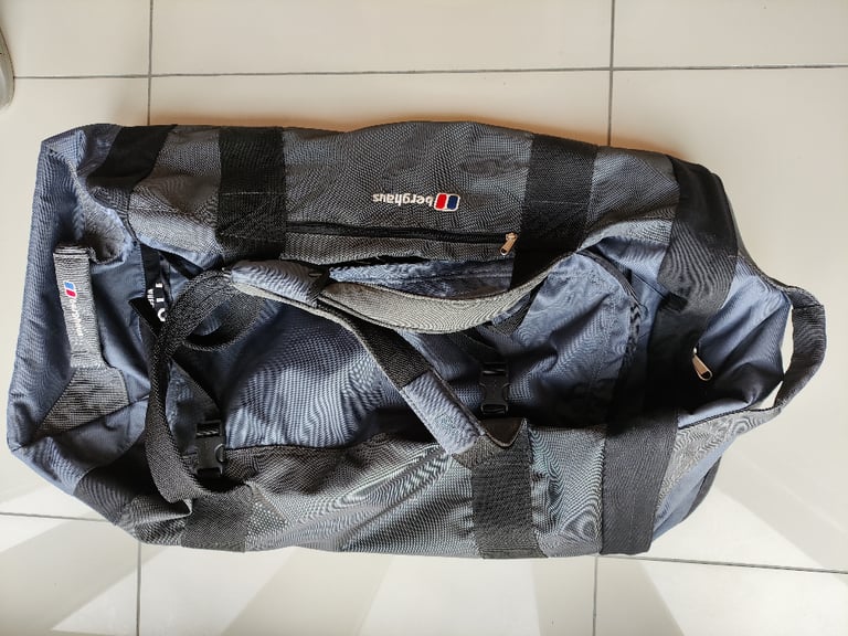 Berghaus 110 Litre Mule Wheeled Holdall bag