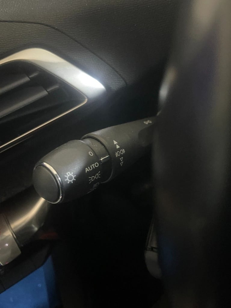 2021 Peugeot 5008 1.2 PureTech Allure SUV 5dr Petrol EAT Euro 6 (s/s) (130 ps) HATCHBACK Petrol A...