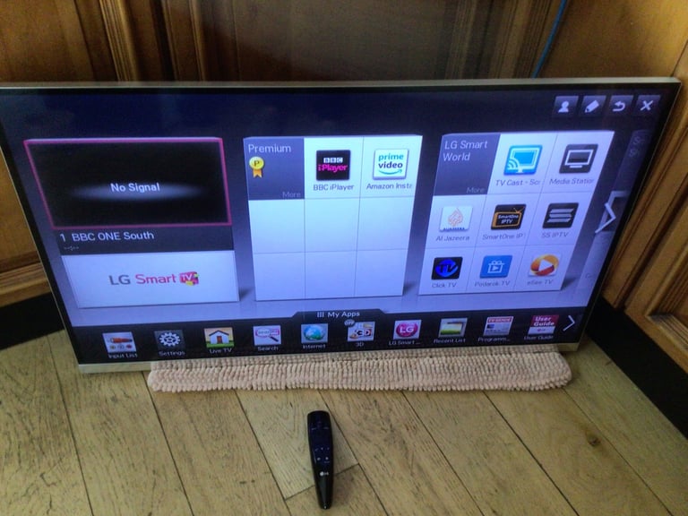 LG 42LM670T 42in LED TV - Remote & Magic Remote (NO STAND)