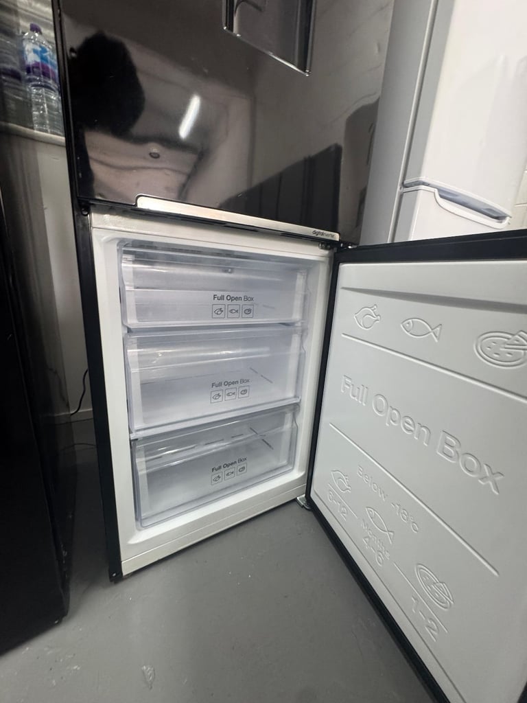 Samsung 70/30 Fridge Freezer with Chilled Water Dispenser – Free Delivery Within 24hr