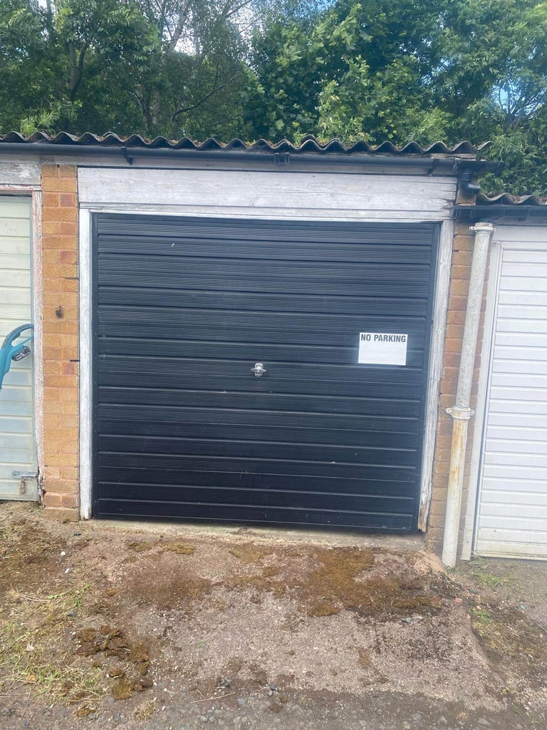 Garage available to let in Sheldon B26