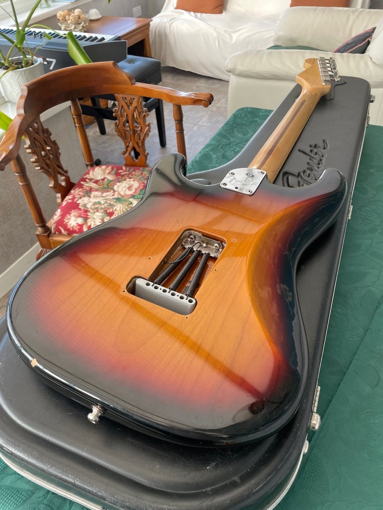 Trades Fender USA American deluxe strat Stratocaster electric guitar 