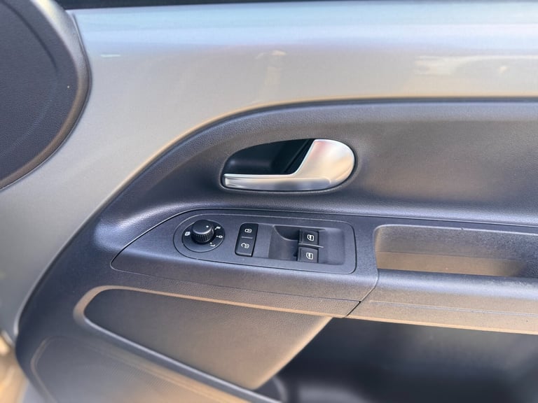 2017 Volkswagen up! 1.0 90PS High Up 3dr HATCHBACK Petrol Manual