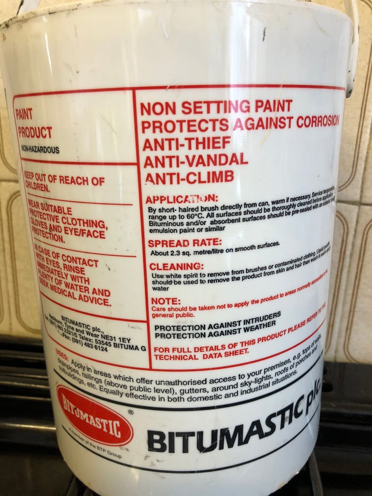Bitumastic black paint 