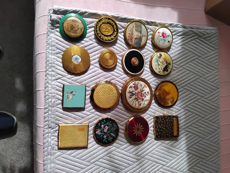 image for Powder compacts joblot of 16
