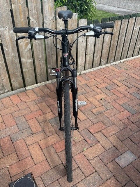 Univega Terreno 400 AL2 OPTI Hybrid Bike – Durable, Comfortable & Ready to Ride
