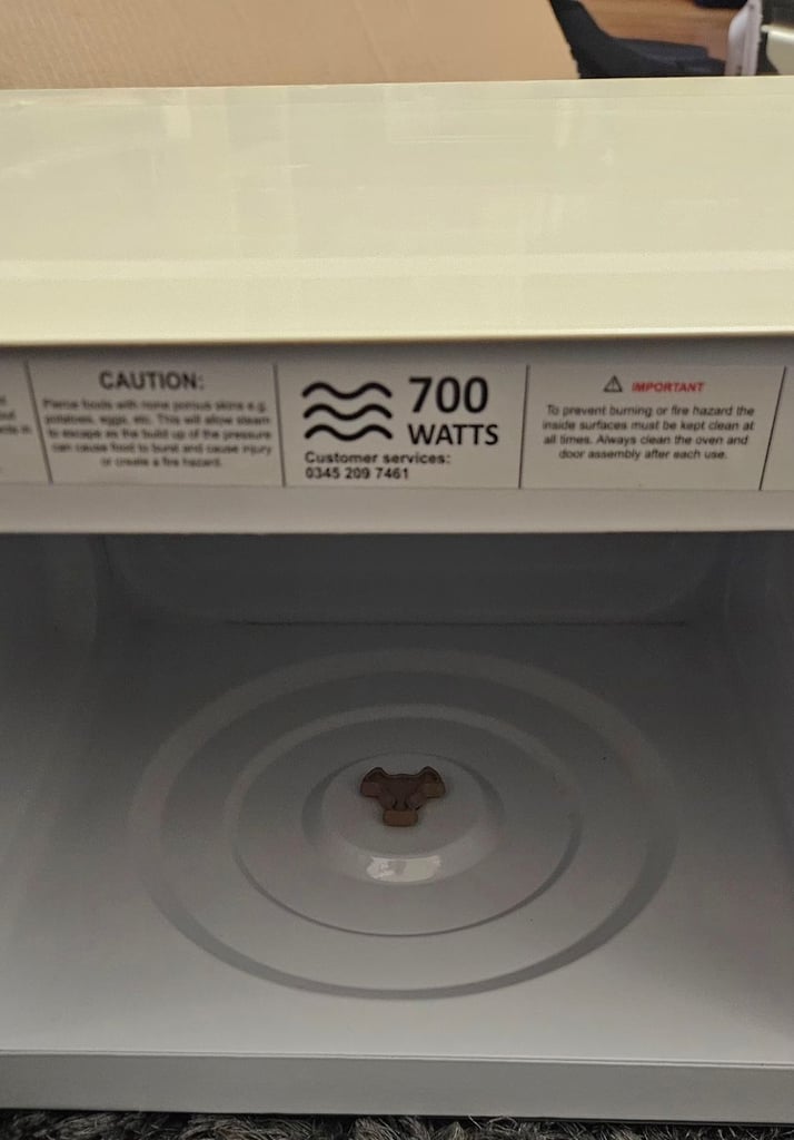 Russell Hobbs RHMM701C 17L 700w Cream Solo Manual Microwave with 5 Power Levels, Ringer & Timer,