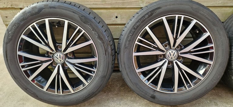 Genuine Volkwagon golf MK7 Linas 16" Black diamond cut alloys and tyres 