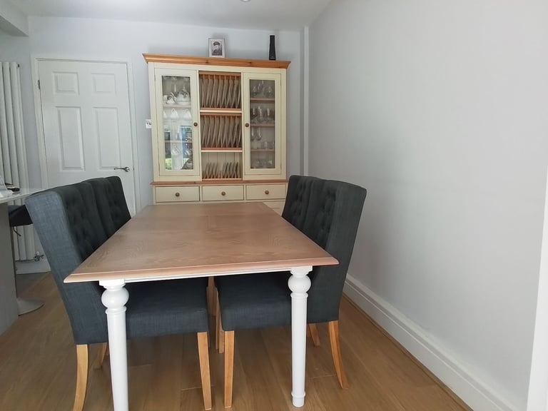 Cotswold dining table and chairs 