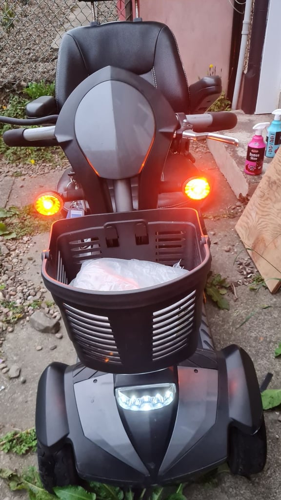 Envoy drive 8 mobility scooter (road or pavement)