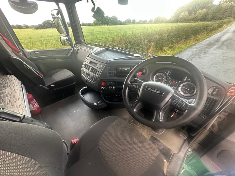 DAF TRUCKS XF105 460 6 X 2 Tractor Unit