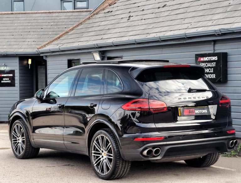 2017 Porsche Cayenne S Platinum Edition E-Hybrid 5dr Tiptronic S ESTATE PETROL/ELECTRIC Automatic