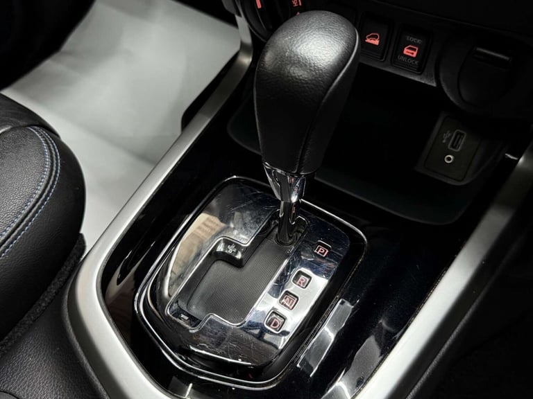 2020 Nissan Navara 2.3 dCi N-Guard Auto 4WD Euro 6 4dr Pickup Diesel Automatic