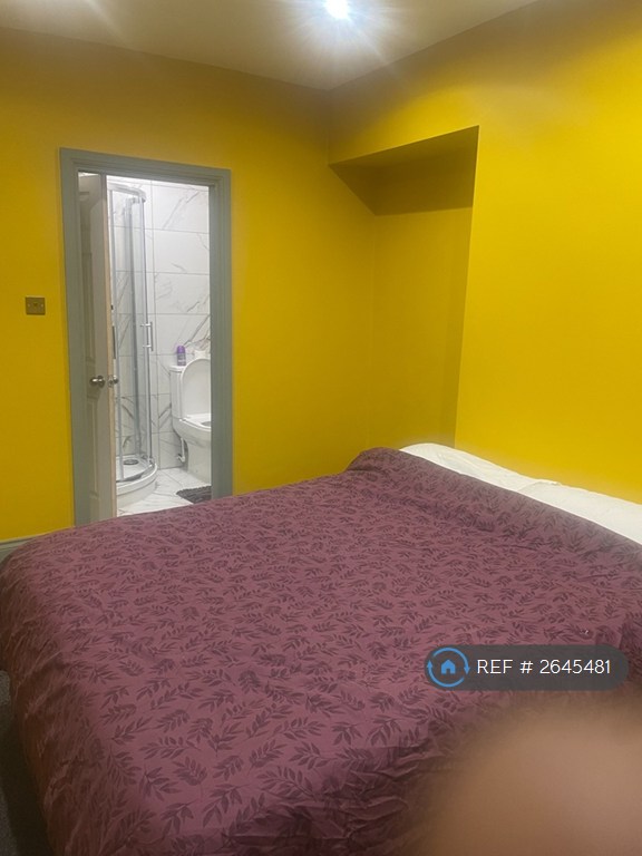 1 bedroom in Manchester Road, Manchester, M43 (#2645481)