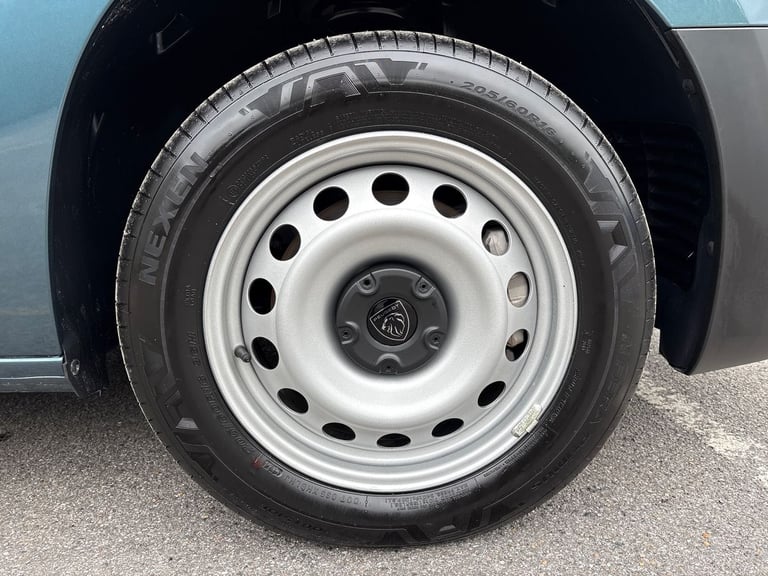 2025 Peugeot Partner 1.5 BlueHDi 100 Professional Van Van Diesel Manual