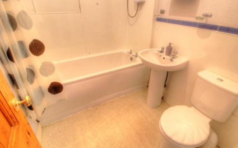 One bedroom Victoria Road 