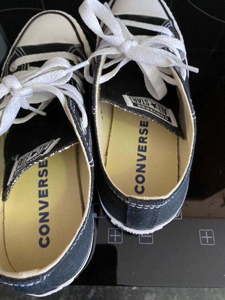 Womens black converse size4