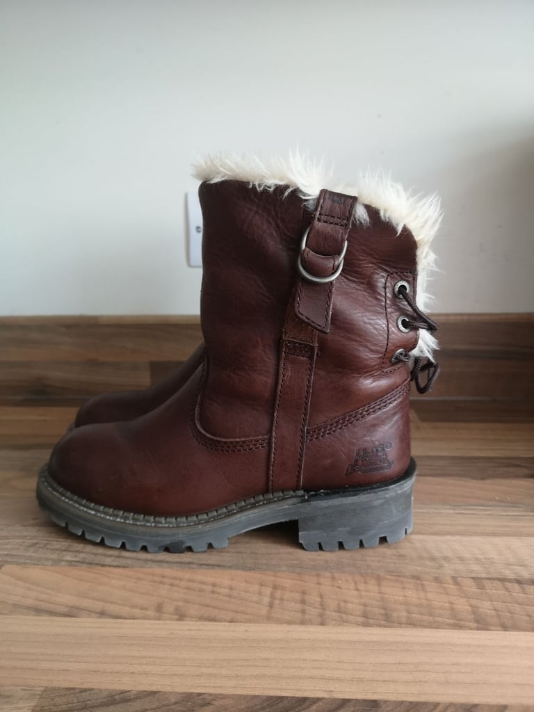 ******REDUCED*****LADIES/GILRS LEATHER/FUR LINED CATERPILLAR BOOTS