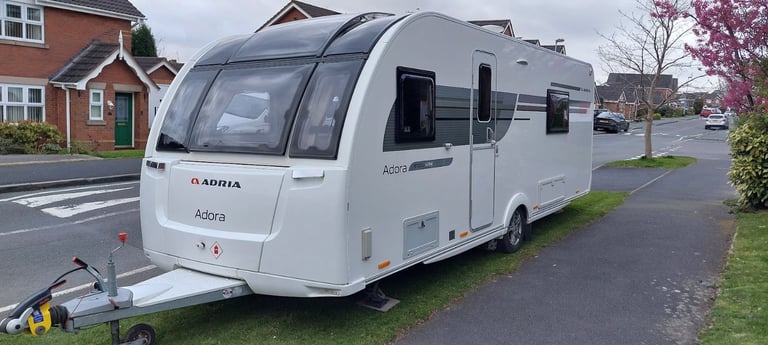Adria Adora 612DL - 2016 - will come serviced