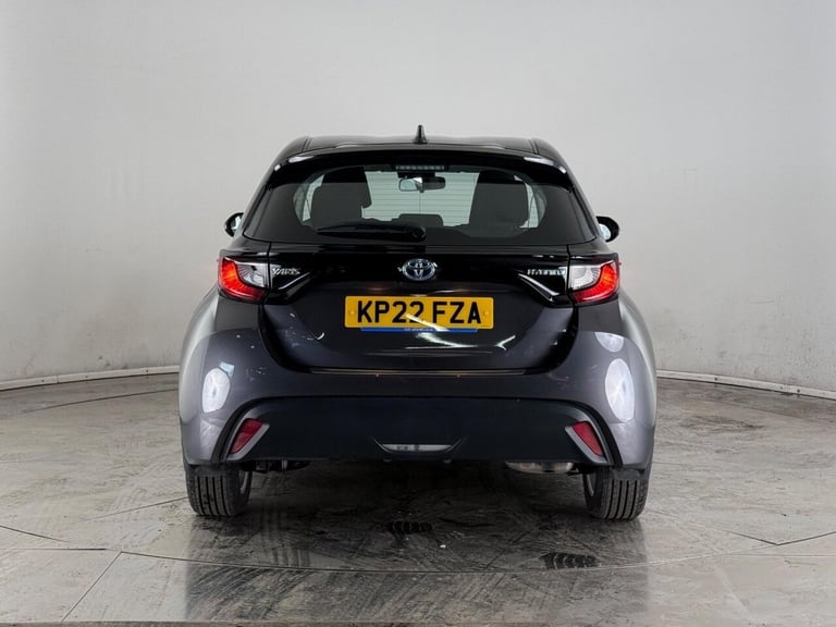 2022 Toyota Yaris 1.5 VVT-h Icon E-CVT Euro 6 (s/s) 5dr Hatchback PETROL/ELECTRIC Automatic