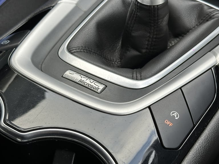 2015 Ford Mondeo 2.0 TDCi EcoNetic Zetec Diesel Manual 5 Door Hatchback Black