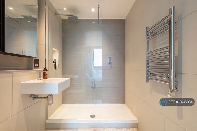 2 bedroom flat in Hale Works Apartments, London, N17 (2 bed) (#2646934)