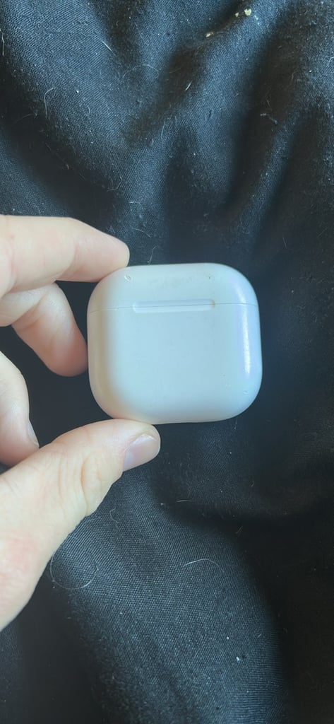 AirPods gen 4s 