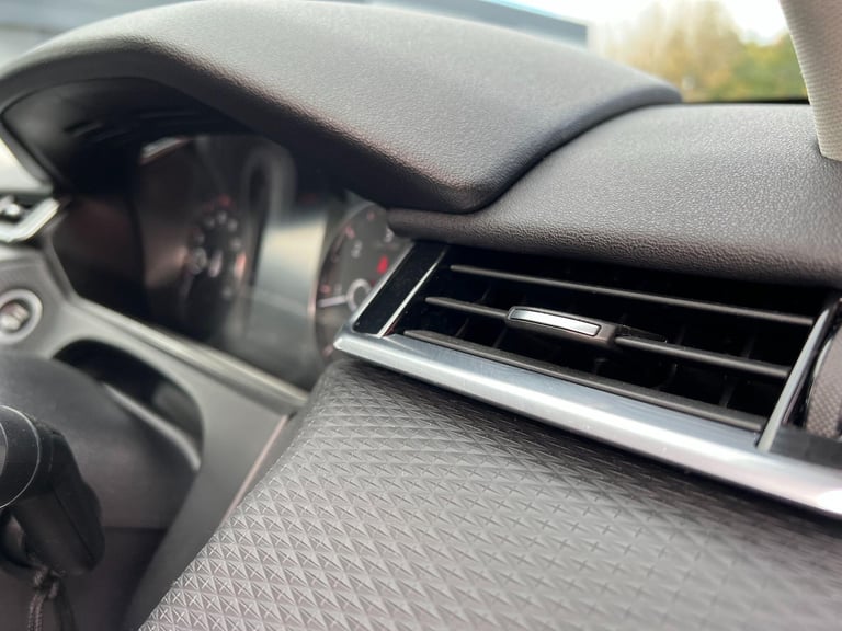 2017 Land Rover Range Rover Velar 2.0 D180 R-Dynamic S Auto 4WD Euro 6 (s/s) 5dr ESTATE Diesel Au...