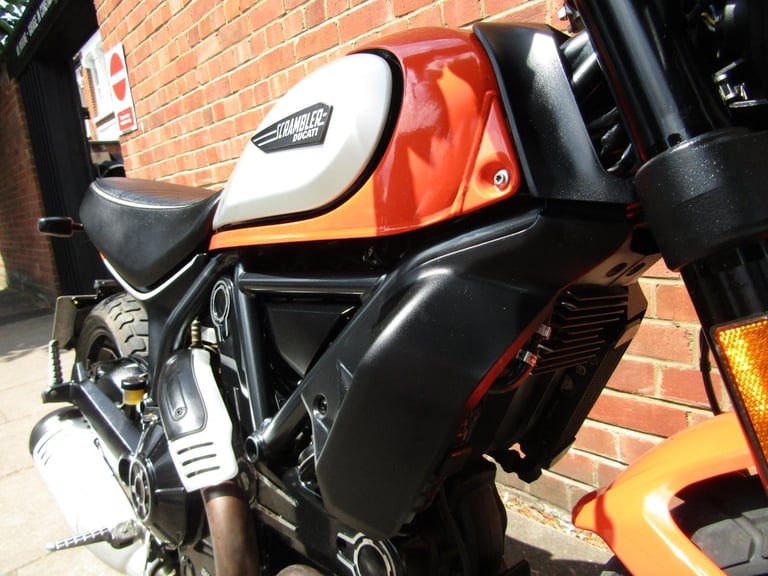 DUCATI SCRAMBLER 800 IN FANSASTIC CONDITION,VERY LOW MILES, AS ORIGINAL! 2019