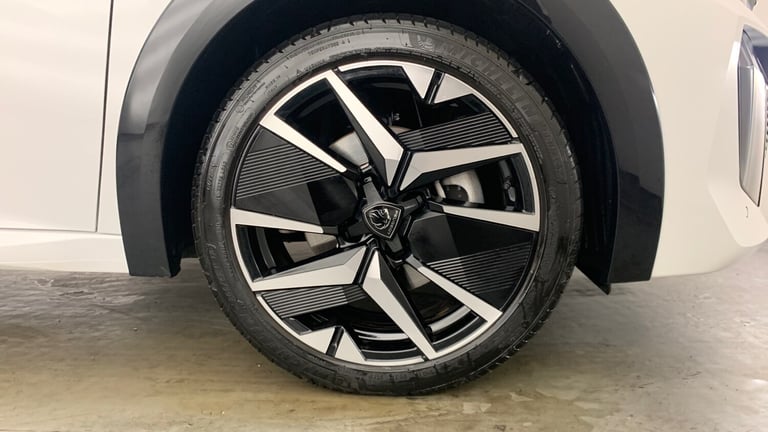 2025 Peugeot 208 1.2 PureTech MHEV GT Hatchback 5dr Petrol Hybrid e-DSC Euro 6 (s/s) (136 ps Hatc...