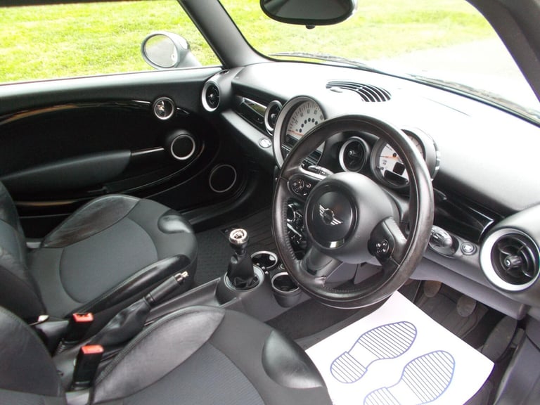 2011 MINI Hatch 1.6 Cooper Soho Euro 5 (s/s) 3dr HATCHBACK Petrol Manual