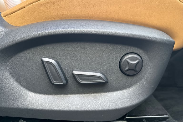 2024 MG MG HS 106290 Hatchback Petrol Manual