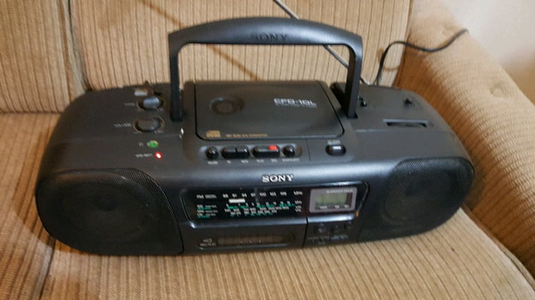 SONY CFD-10L CD RADIO CASSETTE CORDER 